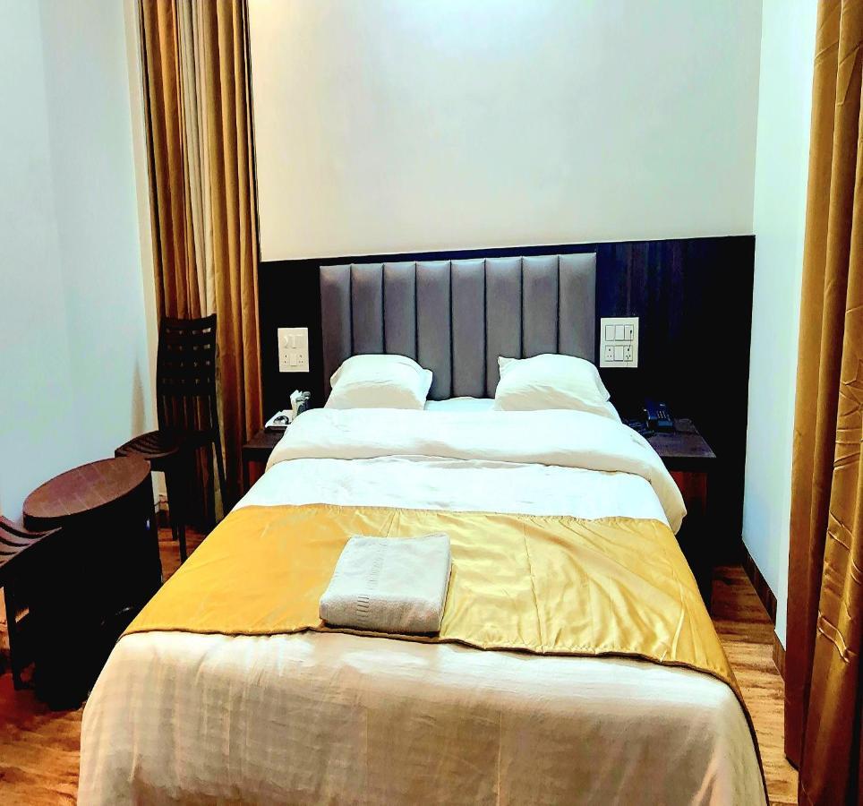Hotel Shiv Sangram Ahmednagar Esterno foto