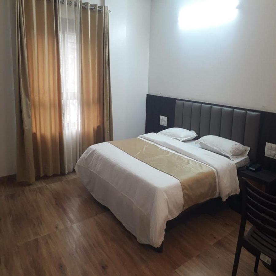 Hotel Shiv Sangram Ahmednagar Esterno foto
